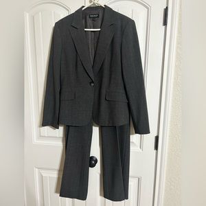 John Meyer 2 piece Women’s Suit